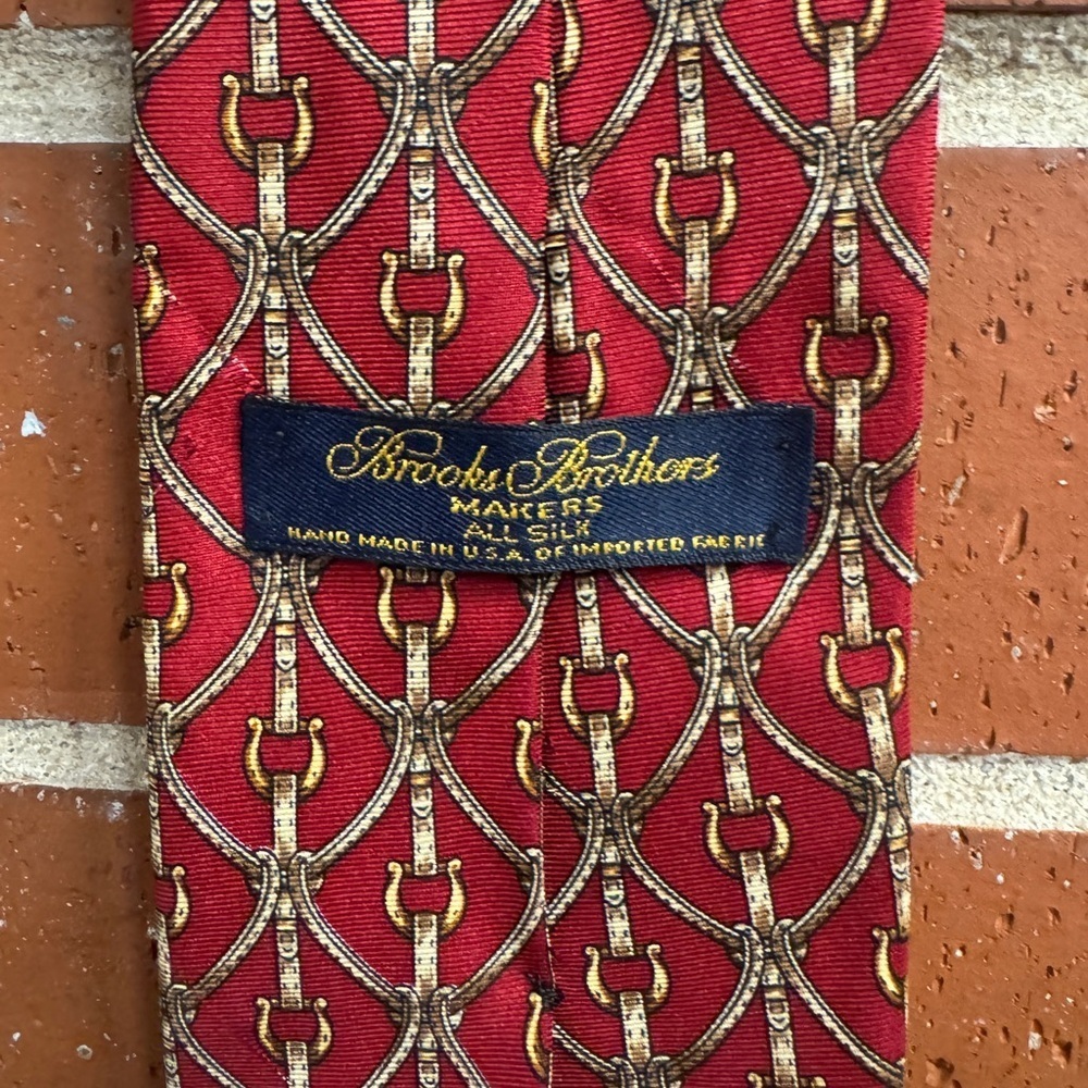 Brooks Brothers Makers Silk Tie Red Gold Horsebit Equestrian Preppy Men's - Picture 4 of 4